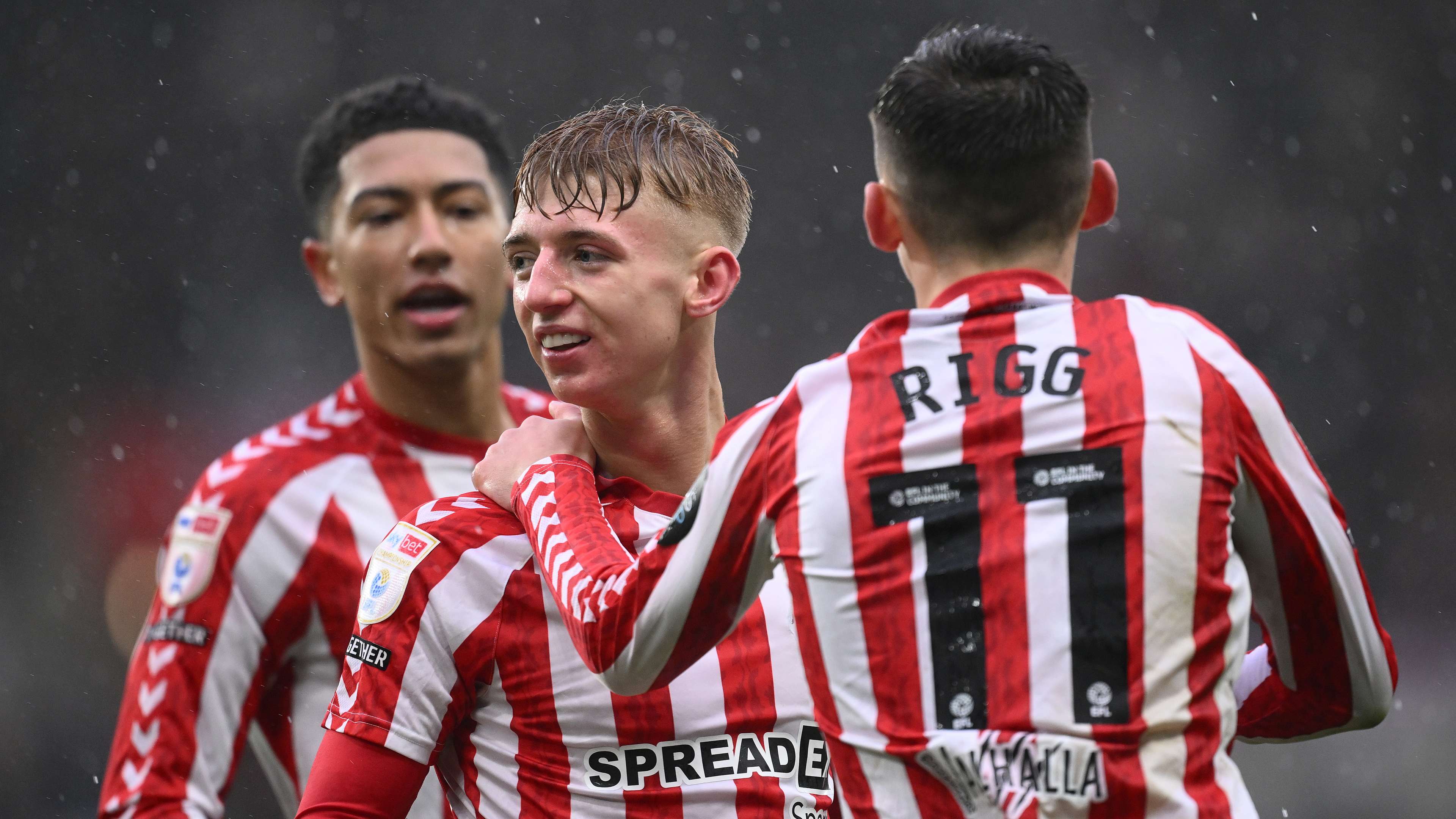 武漢三鎮迎新賽季首次球迷開放日!熱情開啟陽春三月篇章!.